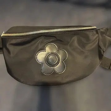 MARY QUANT 블랙 바디백