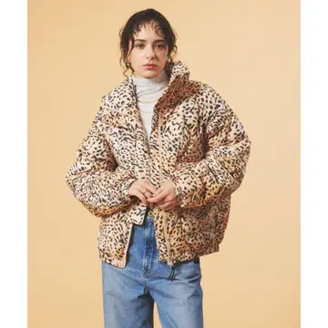 레오파드 무늬 38 피레넥스 x 로즈 안나 다운 자켓 레오파드