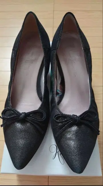 긴자 카네마츠 펌프스 23.5 블랙