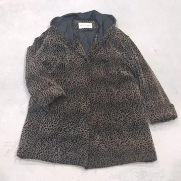 레오파드 무늬 후드 부착 충전솜 코트 M