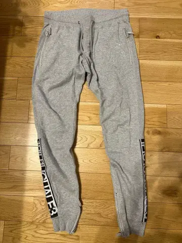 1PIU1UGUALE3 스웨트 팬츠