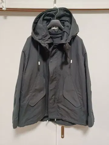 더 르랙스 46 블랙 숏 모즈 코트