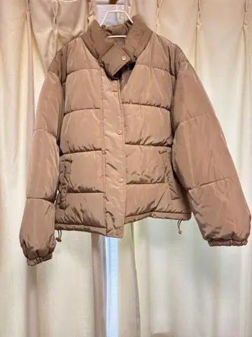 베이지 퀼팅 다운 자켓