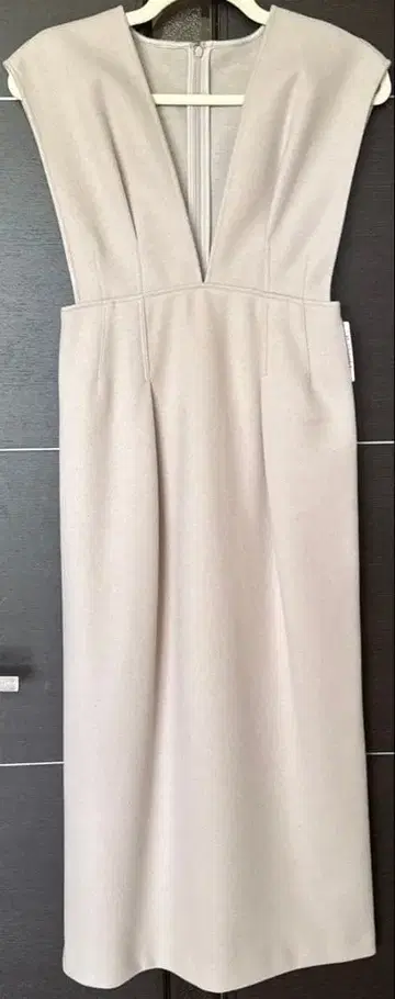 새상품 나노 유니버스 니들 저지 V넥 턱 원피스