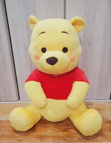 새상품 곰돌이 푸 빨간 볼 그랑데 봉제 인형