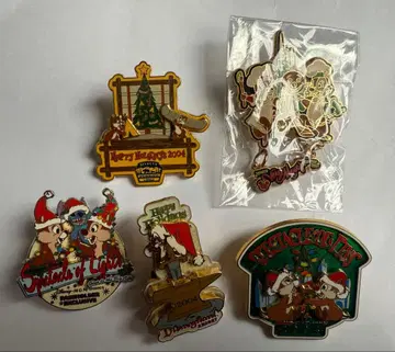 칩과 데일 크리스마스 핀 배지 5개 세트