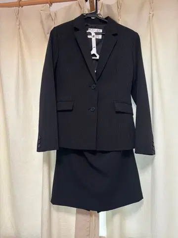 블랙 스트라이프 취업 정장 11호