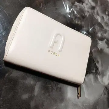 새상품급!! FURLA 이단 접이식 지갑 베이지 가죽