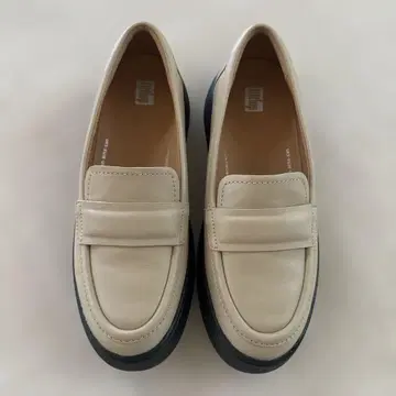 fitflop 아이보리 로퍼 UK5