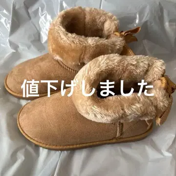 새상품급 베이지 스웨이드 어그 부츠 리본 포함 사이즈 M 따뜻함