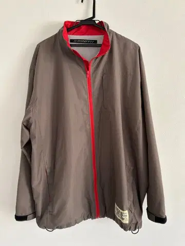 Smooth 그레이/레드 점퍼 사이즈 XL