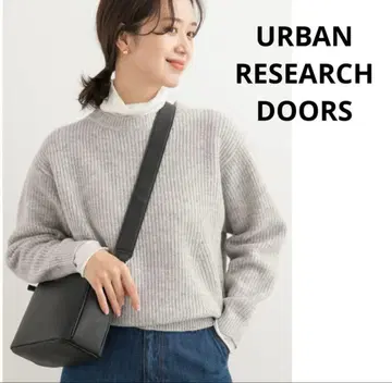 URBAN RESEARCH DOORS 몽골리안 울 크루넥 니트