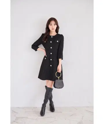 새상품 펄 비쥬 장식 단추 스팽글 트위드 미니 원피스 블랙 토코