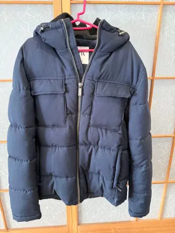 ZARA 후드 부착 네이비 다운 자켓 S 사이즈
