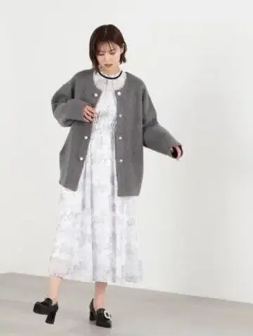 질 바이 질 스튜어트 펄 버튼 니트 코디 가디건 그레이