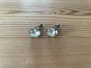 크리스탈 귀걸이 캐즈에두미