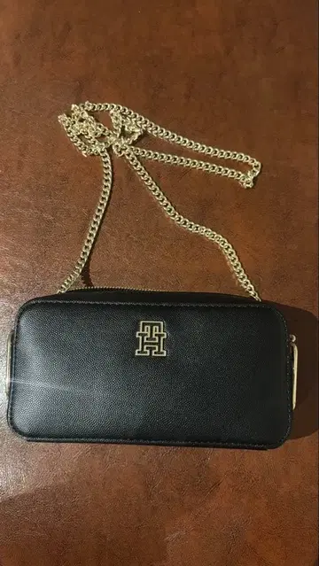 블랙 숄더백 골드 체인