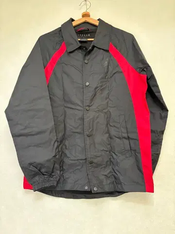 [ 새상품급 ] Jordan Chicago 블랙/레드 나일론 자켓