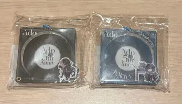 Ado 5주년 아크릴 캔뱃지 케이스 2개