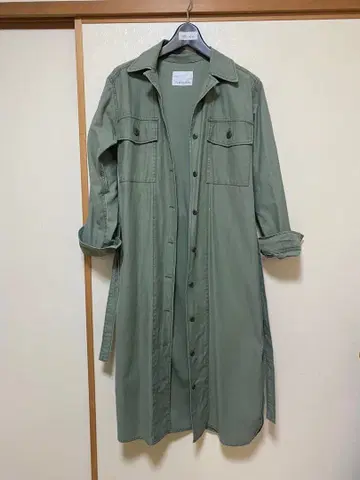 올리브 그린 긴팔 셔츠 원피스