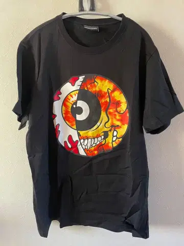 MISHKA 미시카 그래픽 티셔츠 눈과 해골 디자인