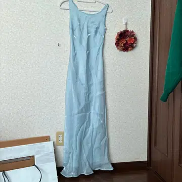 스카이블루 슬립 드레스 롱 기장 슬리브리스