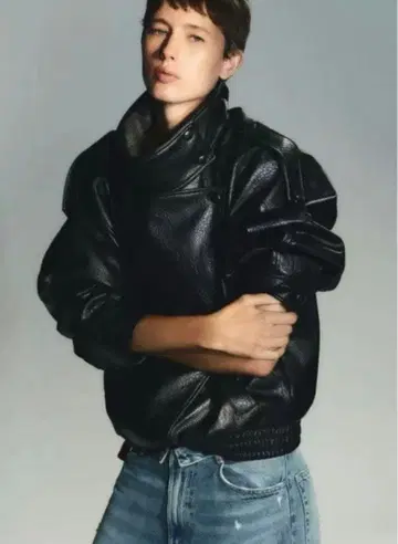ZARA 페이크 가죽 자켓 XS