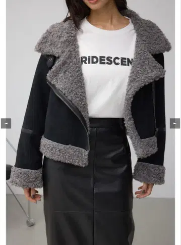 아줄바이마우지 페이크 무스탕 코트