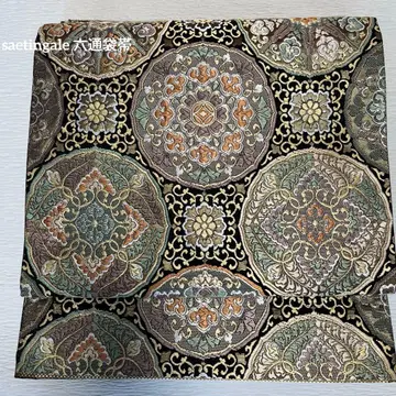 검은 바탕에 화환 문양과 당초 문양 순수 실크 육통 후쿠로 오비