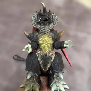 디스트로이어 가동식 피규어 22cm