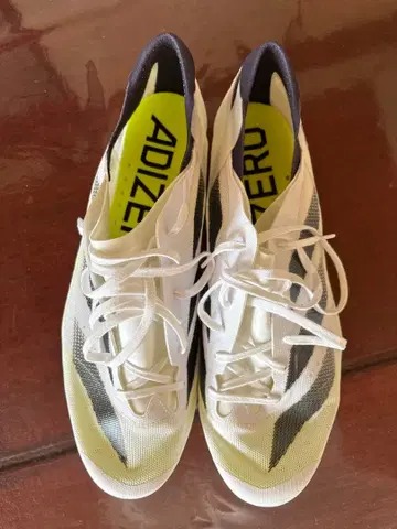 ADIZERO FINESSS 러닝화 28cm