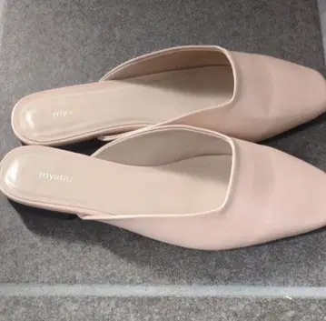 새상품 mystic 스퀘어 플랫 샌들