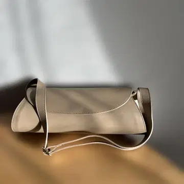 [ 미사용품 ] AULLENTTI 플랩 숄더백 가죽