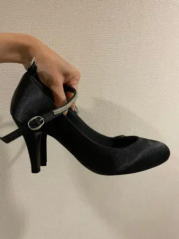 스트랩 포함 블랙 하이힐 s 사이즈