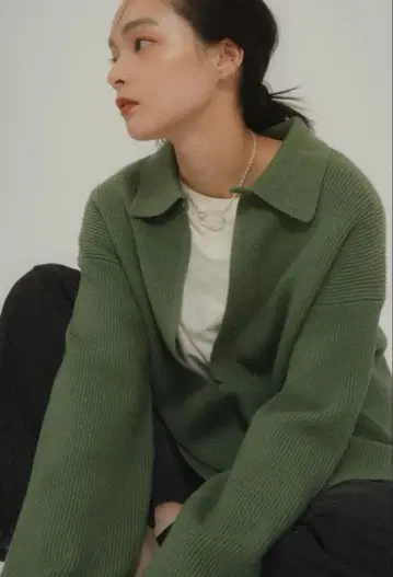 KnuthMarf 슬릿 넥 루즈 니트 그린