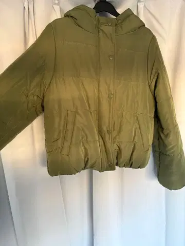 후드 부착 숏 다운 자켓