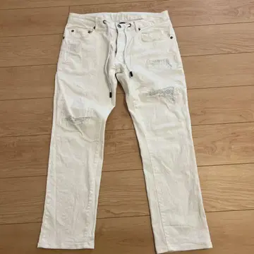 1PIU1UGUALE3 화이트 스키니 팬츠 데미지 가공 인심 66cm