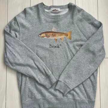 브룩 물고기 프린트 그레이 맨투맨 L