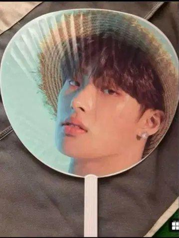 ateez 부채 민기 초기