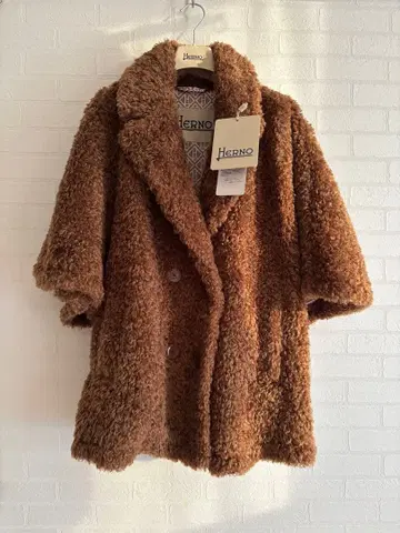 미사용 새상품 HERNO 컬리 에코퍼 망토 케이프 코트 브라운 40