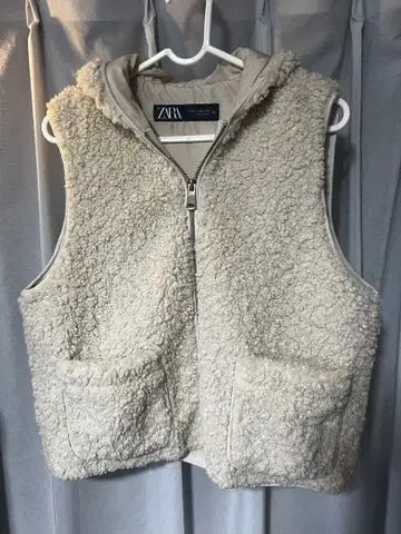 ZARA 후드 부착 보아 베스트 아이보리 xs
