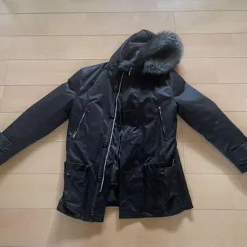 블랙 다운 자켓 퍼 후드 포함