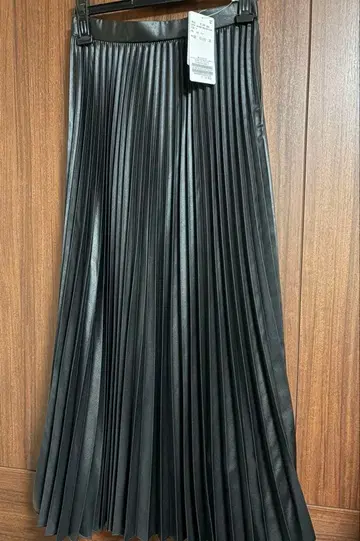 새상품 B.C STOCK SIMPLICITE 플리츠 스커트