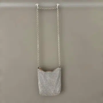 ZARA 큐빅 체인 백