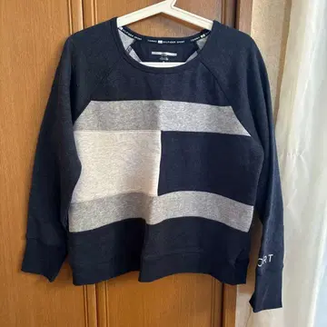 Tommy sport 맨투맨