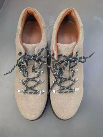 GU 리얼 가죽 트레킹 슈즈 베이지