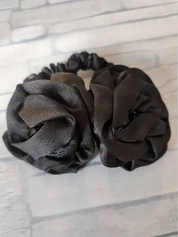 [ 새상품급 ] 컴플렉스 비즈 스크런치 블랙