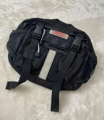 GORDON&SMITH 테크 계열 바디백 메쉬 블랙