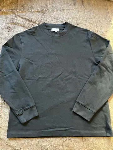 1-2회 착용 유니버설 랭귀지 L 블랙 티셔츠 48