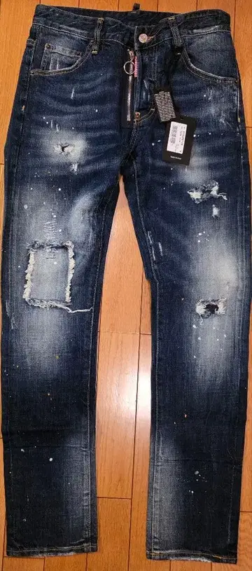 디스퀘어드 데미지 가공 스키니 데님